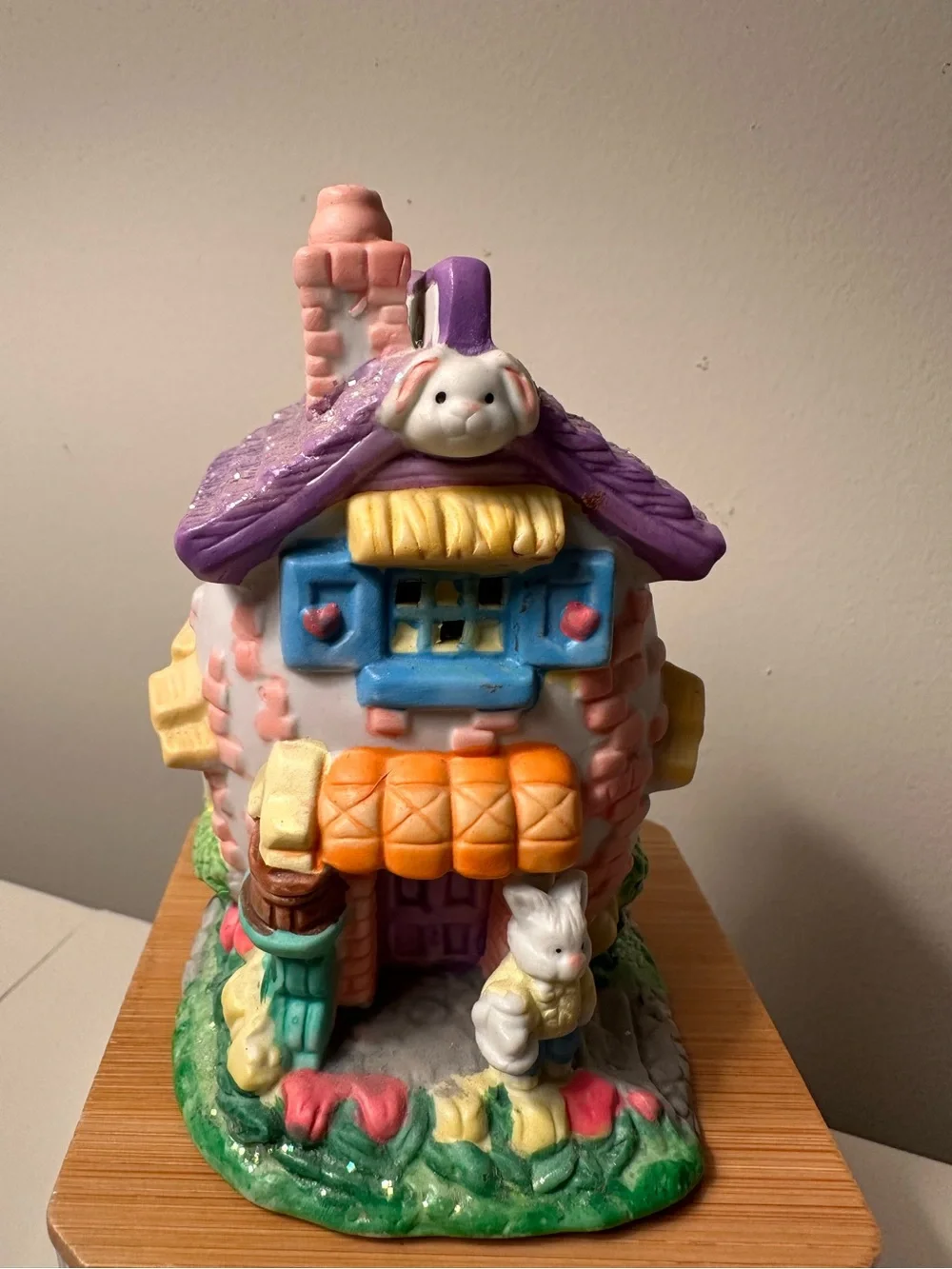 Vintage Hoppy Hollow House 2002 Easter Decor Pastel Bunny